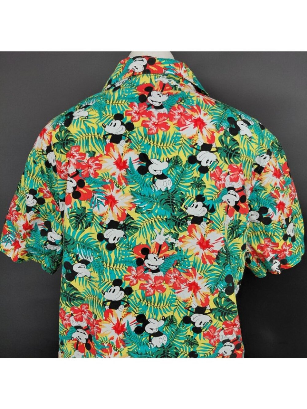Disney Shirt Mens Medium Mickey Mouse Hawaiian Tropical Button Up Travel Dad - Picture 7 of 12